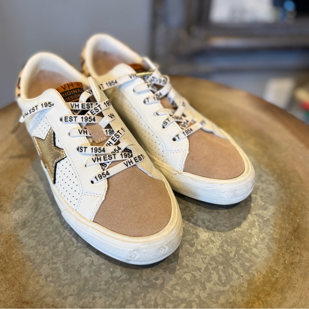 Vintage Havana White and Gold Star Sneakers - Picture 2 of 4